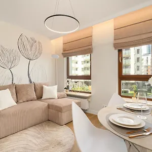 Golden -new Stylish In The Center- Rondo Daszynskiego- Gieldowa , Warszawa Polska
